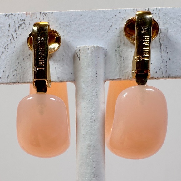 Vintage Crown Trifari light pink lucite oval hoop clip on earrings - Picture 5 of 5